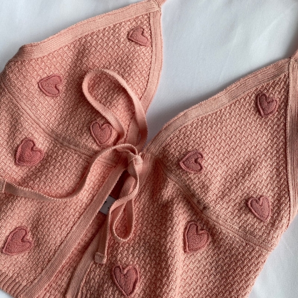 ISO Social Tourist Flyaway Halter Top - Picture 2 of 2